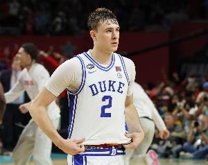 ?美记：状元大热弗拉格大学期间通过NIL合同共赚了2800万美元