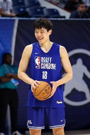 ?2期提升9名！老牌选秀网站模拟选秀更新：杨瀚森升至第35顺位
