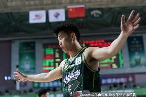 ?：独行侠试训林葳因球队需要后卫+林葳pro day表现不错